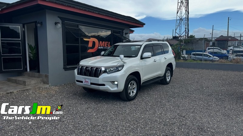 2018 Toyota Land Cruiser Prado image1